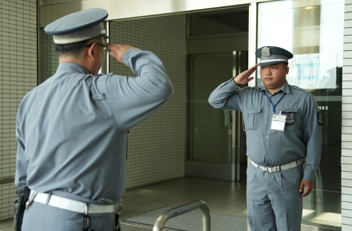 常駐警備・受付・案内業務