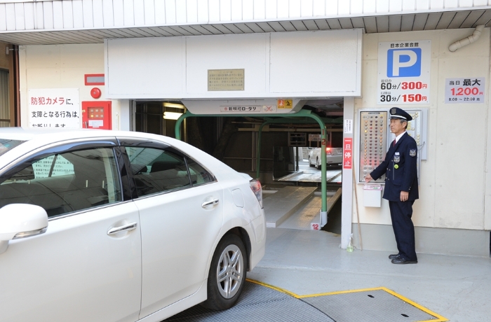 常駐警備・受付・案内業務